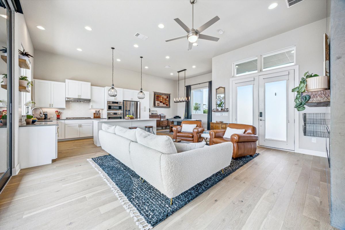 14-Florencia Ln 6229 IMG 11.jpg