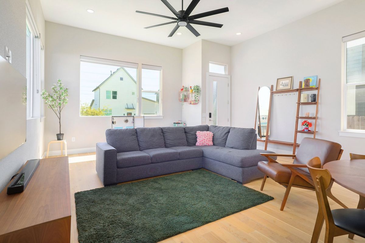 6308 Toscana Ave 011.jpg-SMALL.JPG