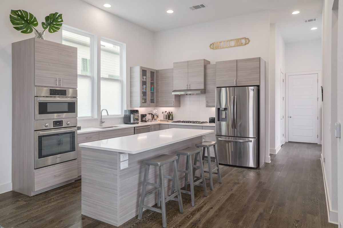 7301 Cordoba Dr 0008.jpg-SMALL.JPG