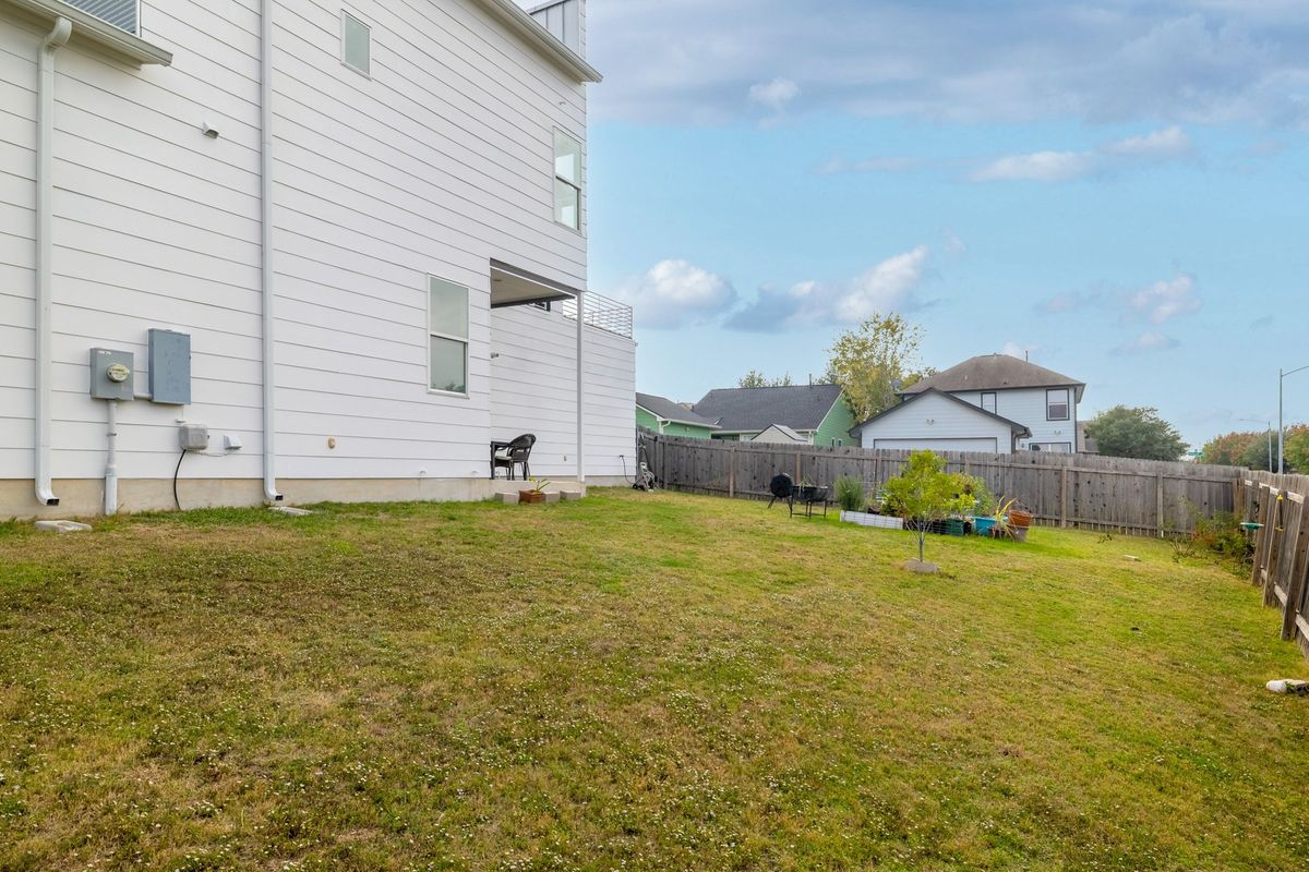 7301 Cordoba Dr 0030.jpg-SMALL.JPG