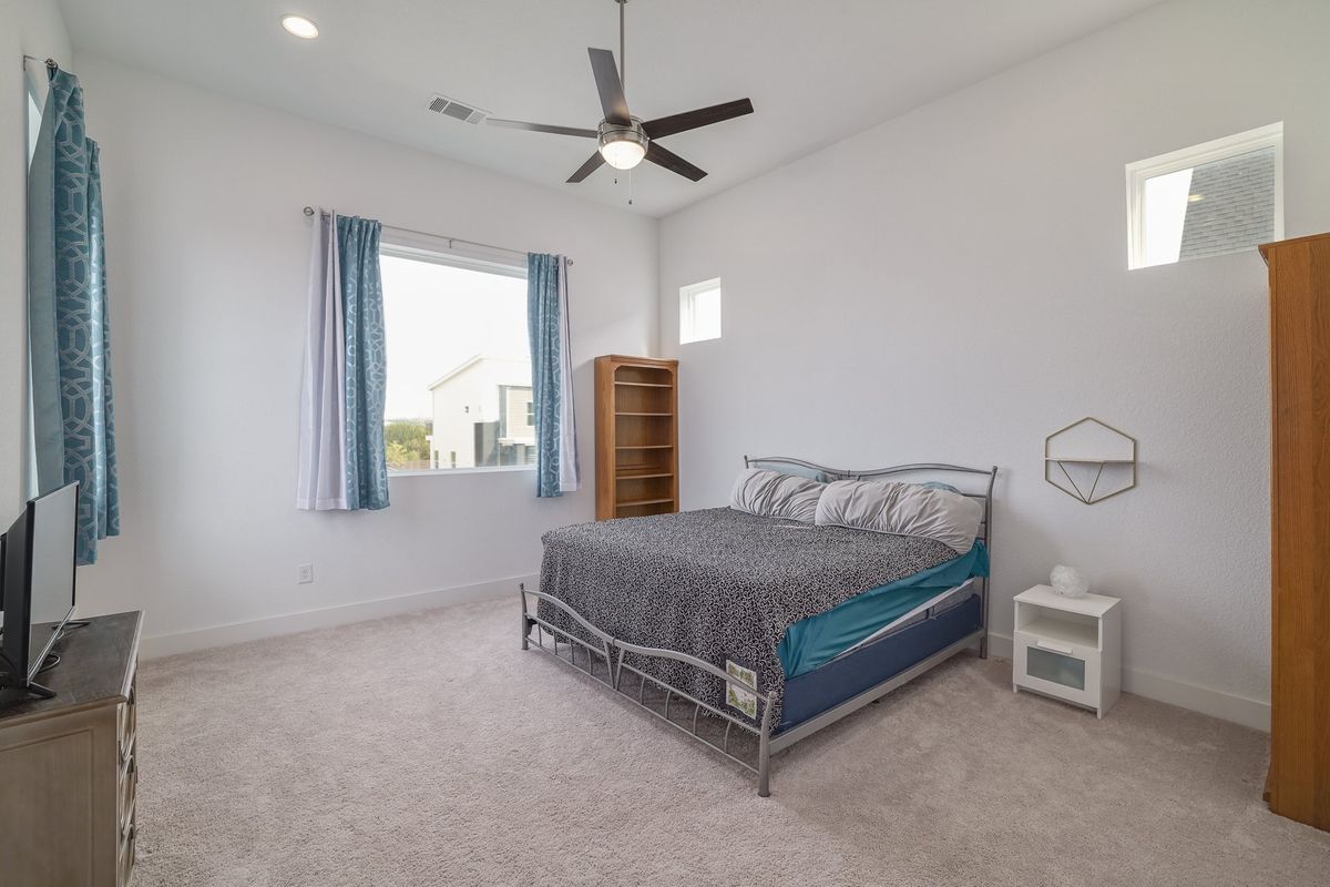 7301 Cordoba Dr 0014.jpg-SMALL.JPG