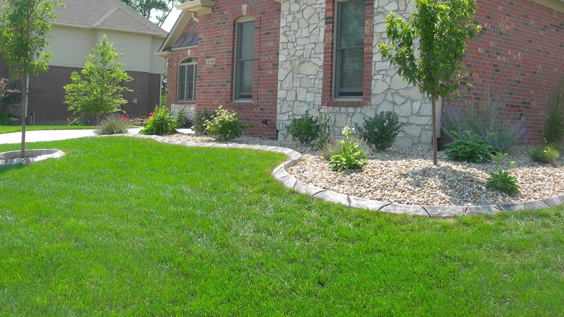 light gray curb.jpg
