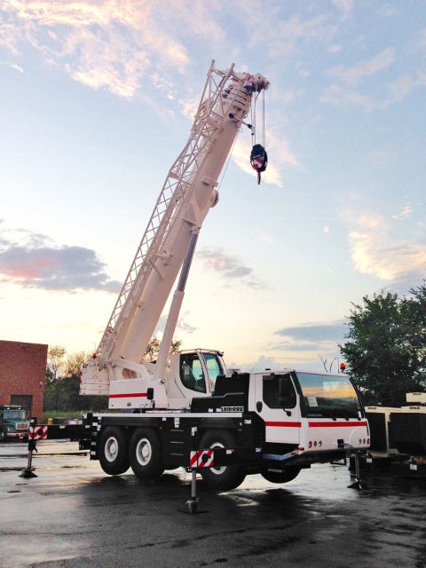 Liebherr LTM 1055-3.2-3.JPG