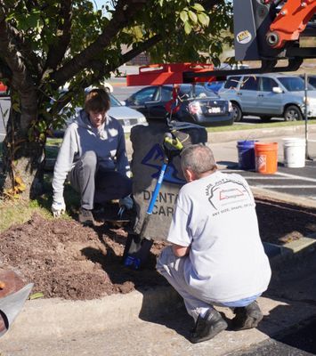 Owners Installing Custom Commercial Boulder Sign