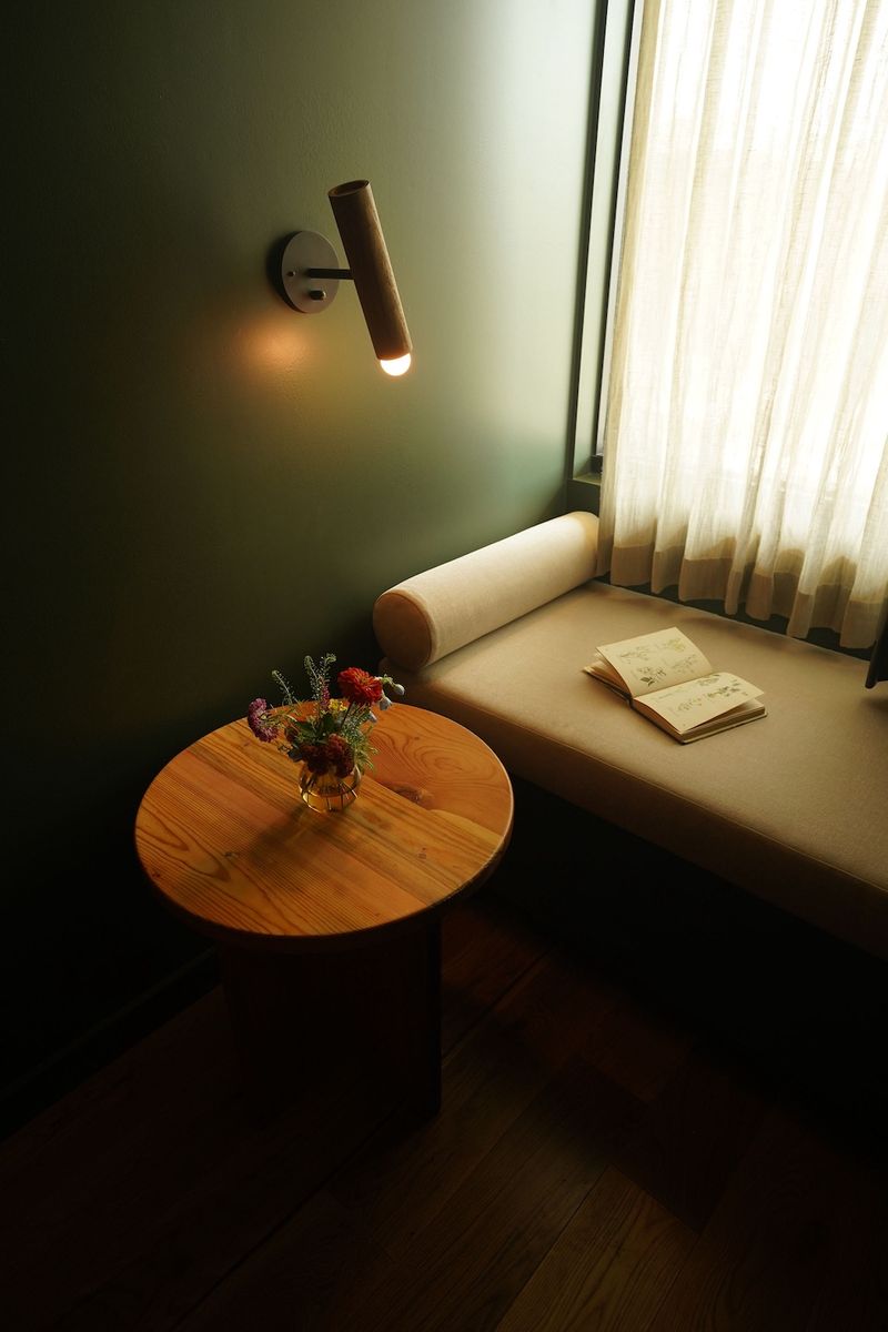 AH_ Standard King2 3.jpg