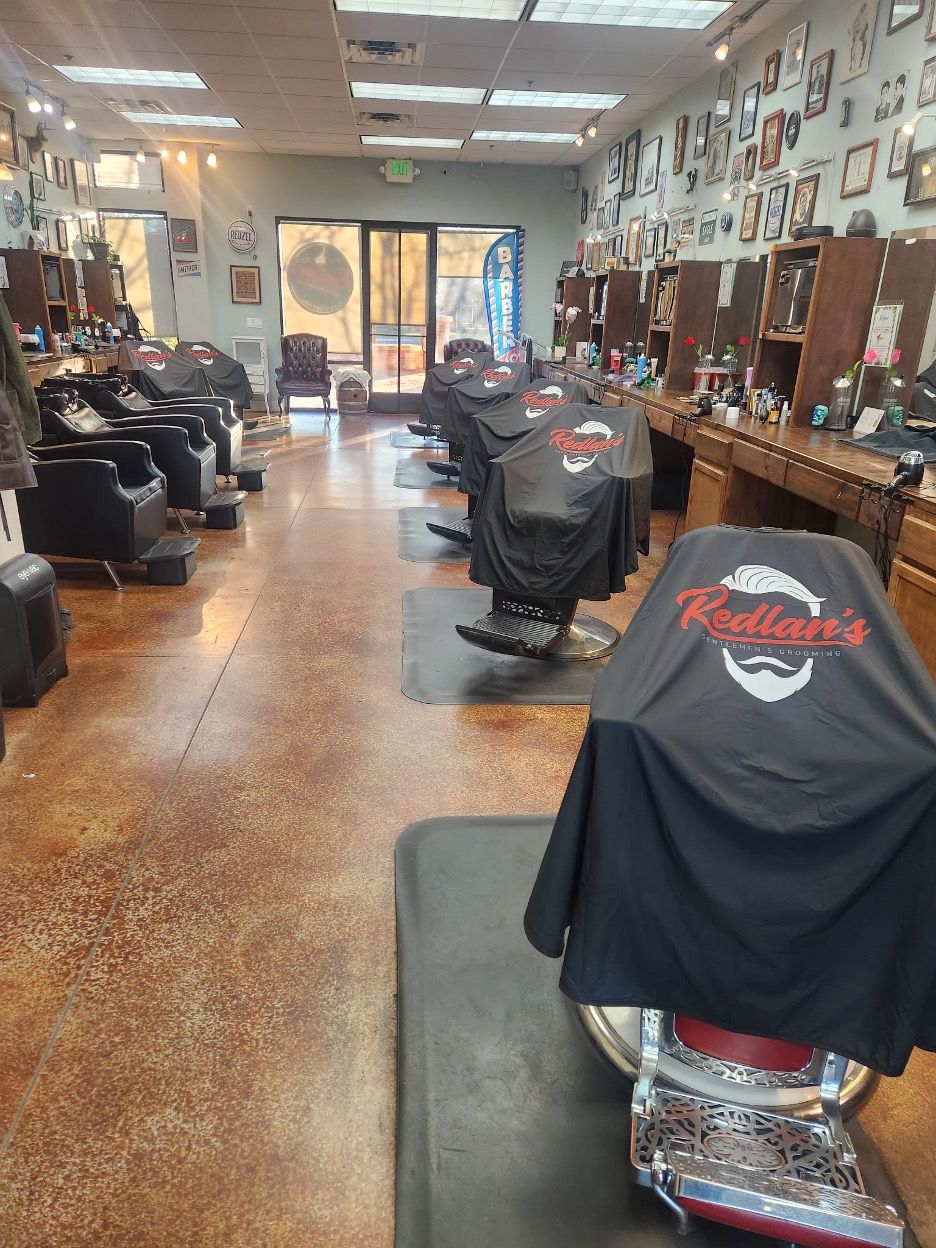 barber-performing-haircut-treasure-valley
