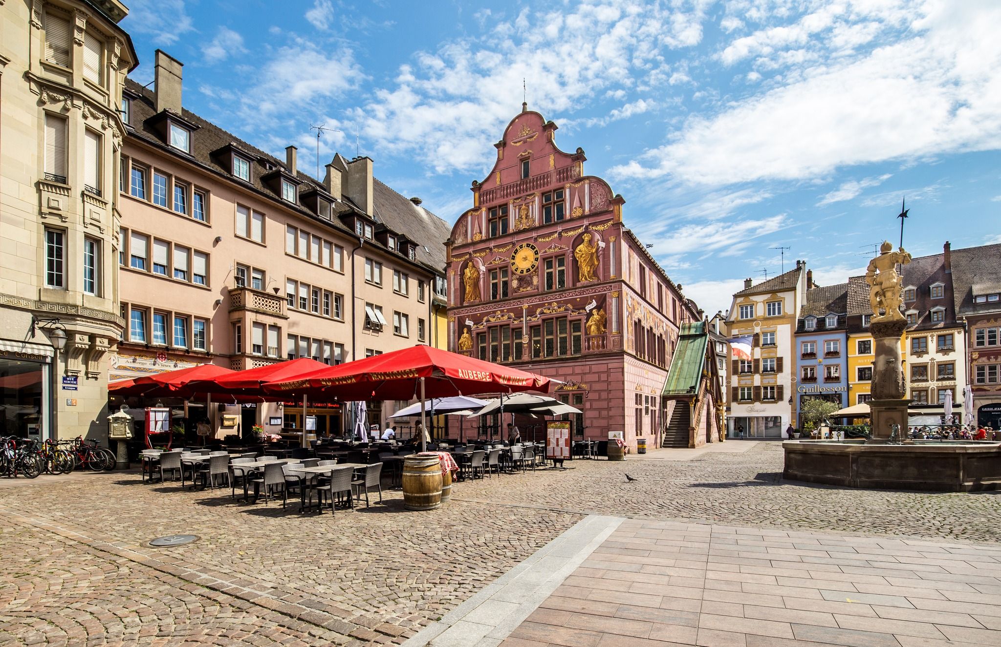 Inspire. Curate. Explore.