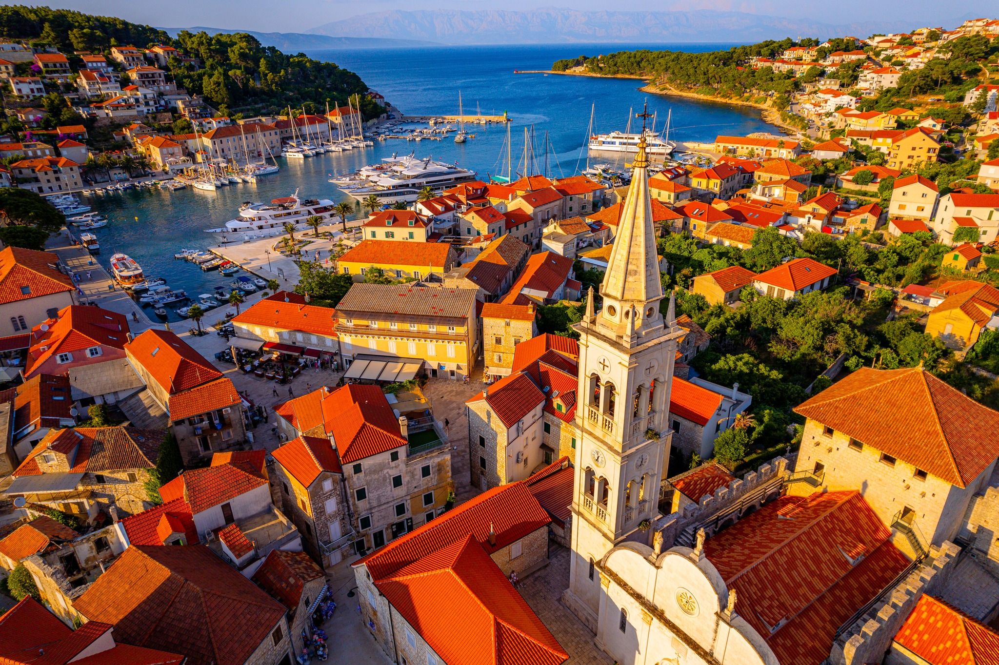 Inspire. Curate. Explore.