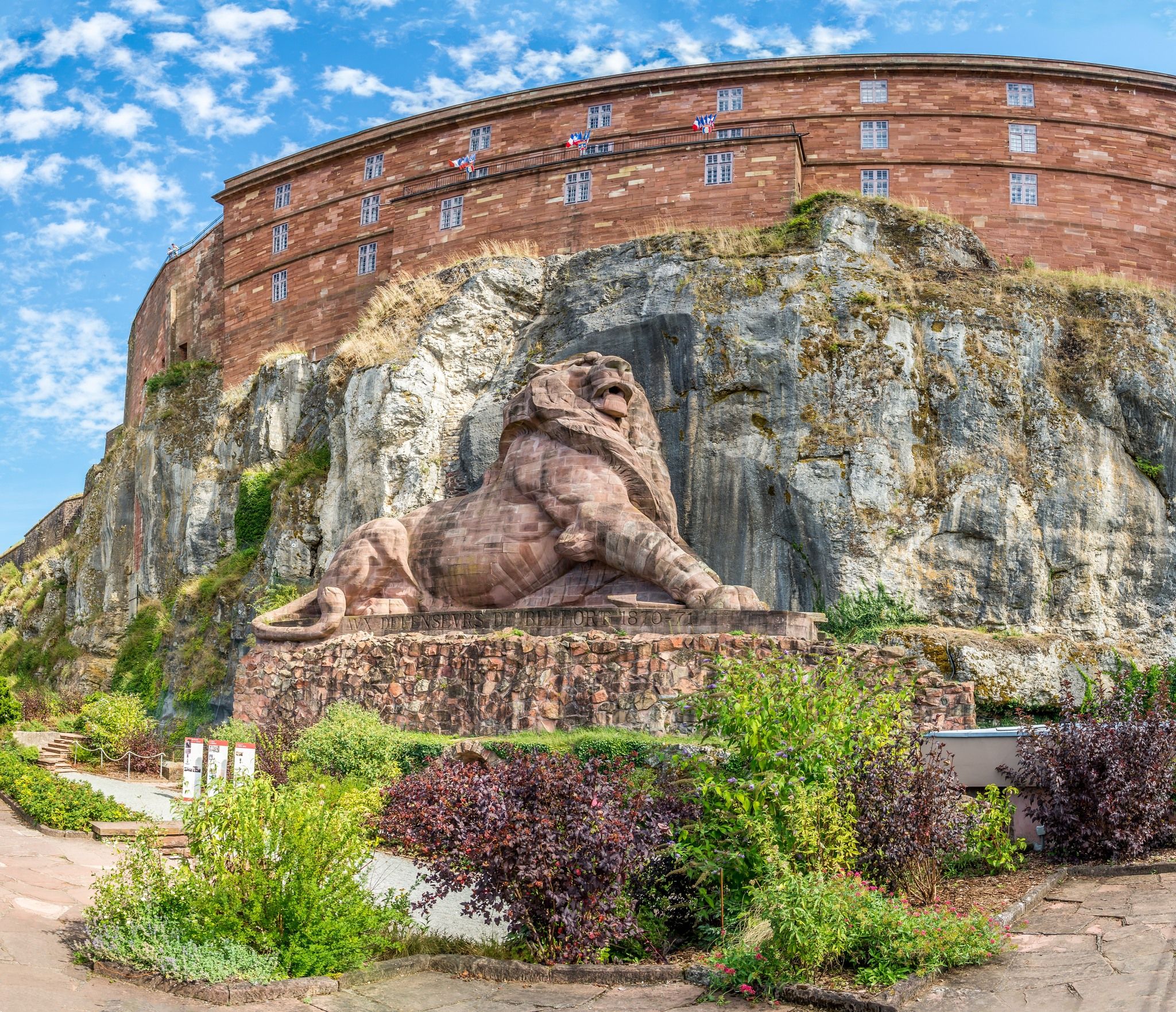 Inspire. Curate. Explore.