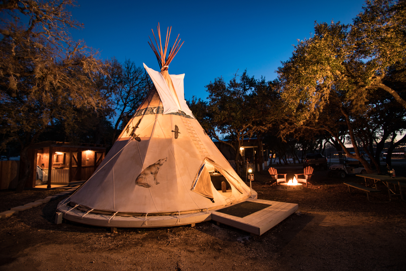 Blanco Tipi Night Shot