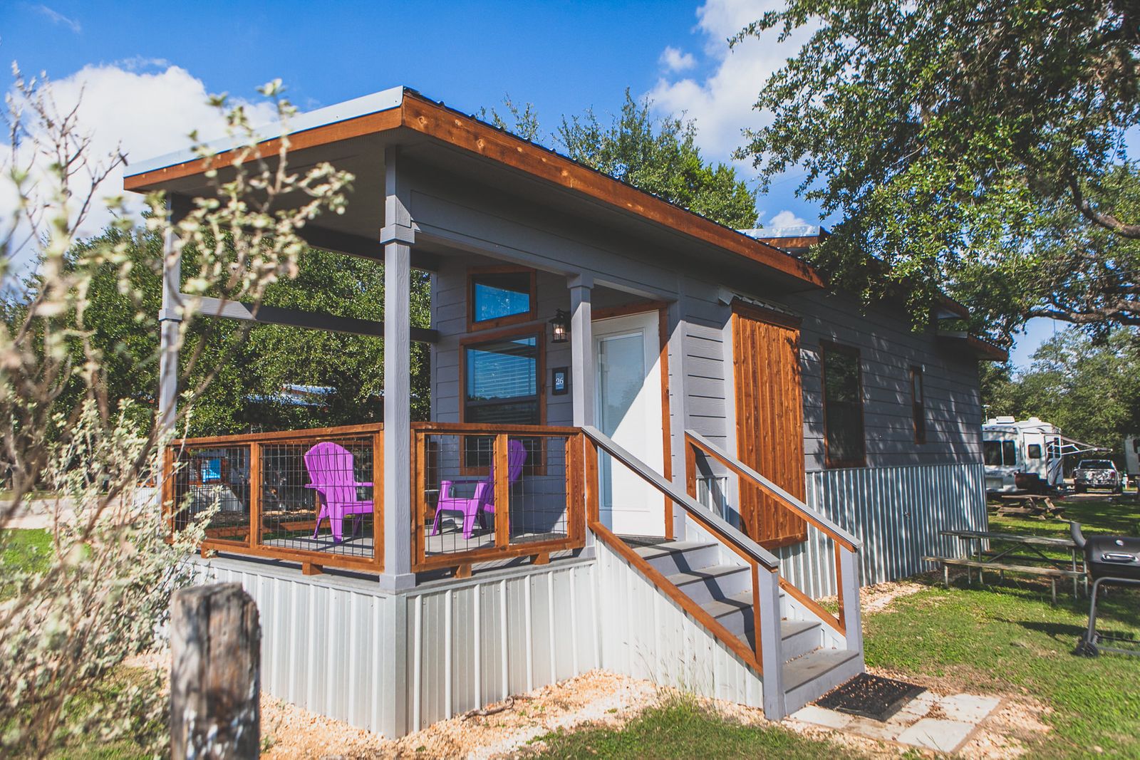 SLEEPS 2-6 Tiny House #26 - EL CAMPO
