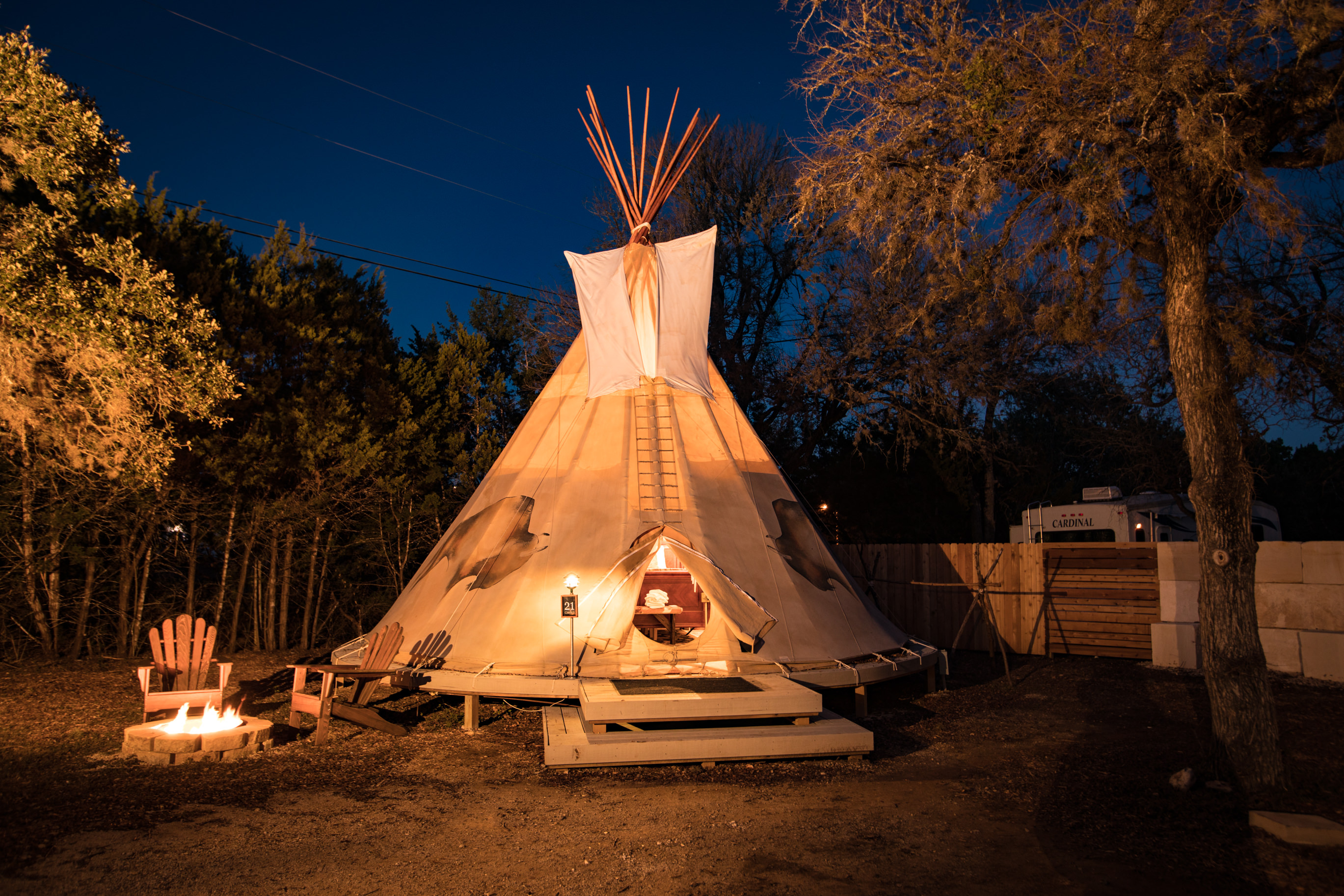 glamping tipi Cibilo Tipi during the evening