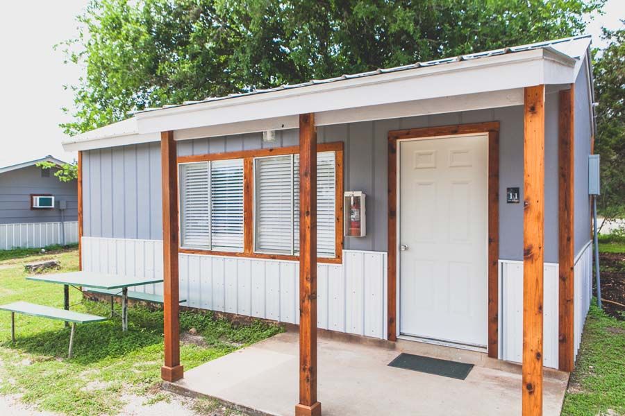 SLEEPS 2-3 Cabin #11 - NEW BRAUNFELS