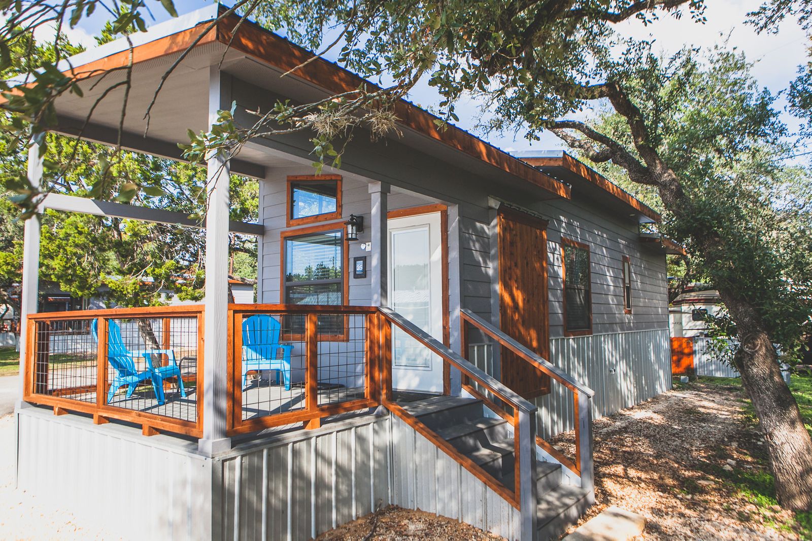 SLEEPS 2-4 Tiny House #25 - FREDERICKSBURG