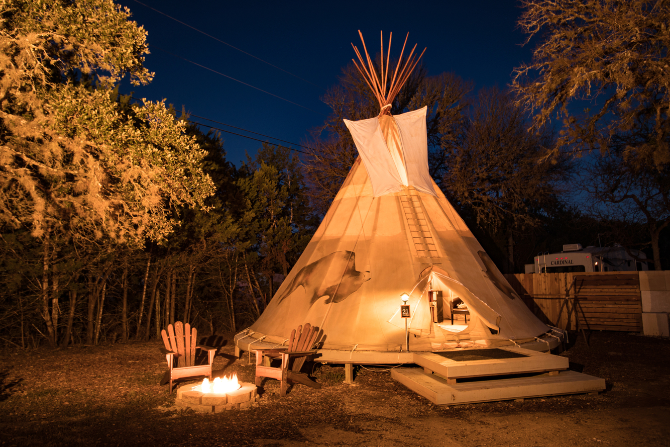 Cibilo Tipi Night Shot