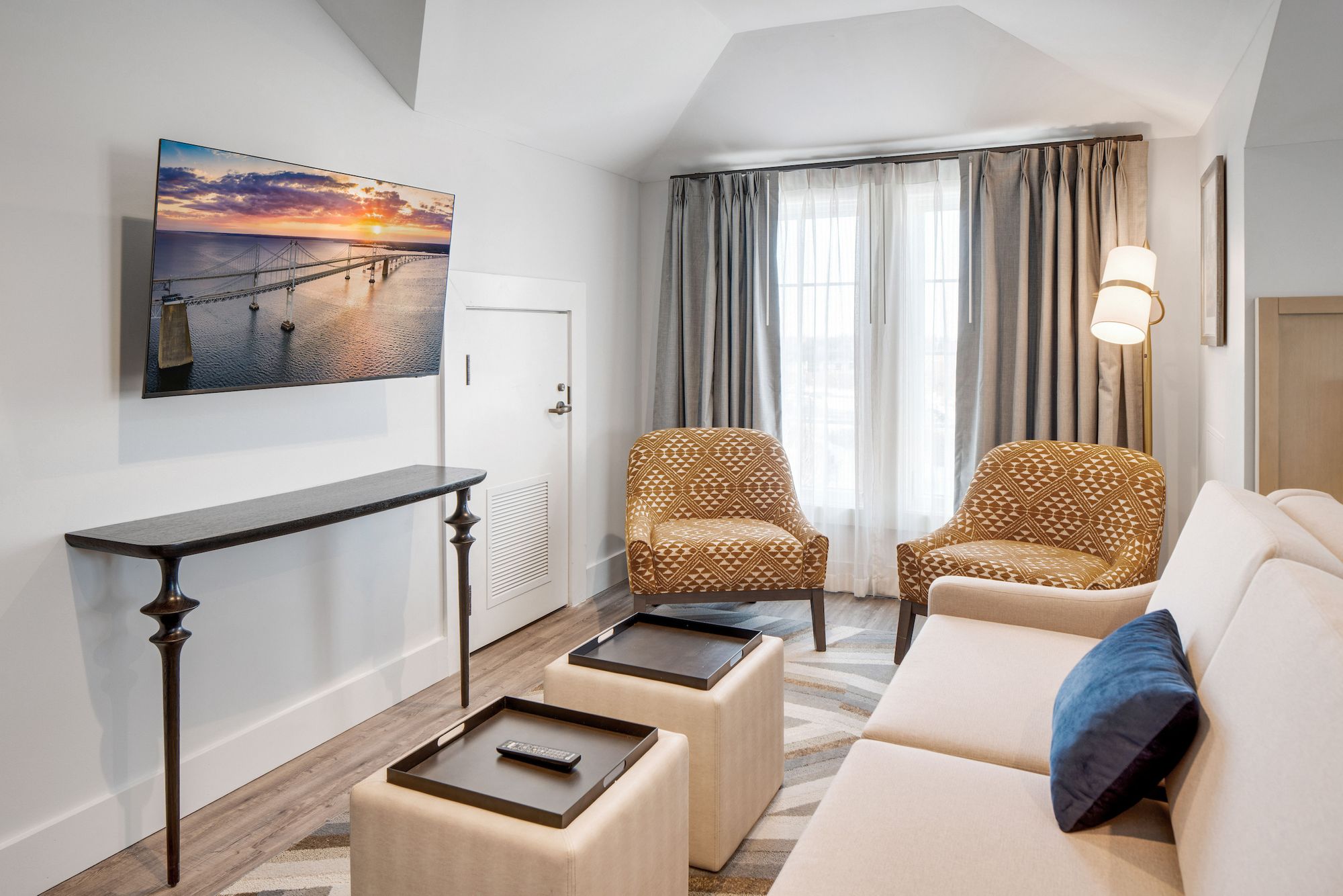 Inn Kent Island Suite