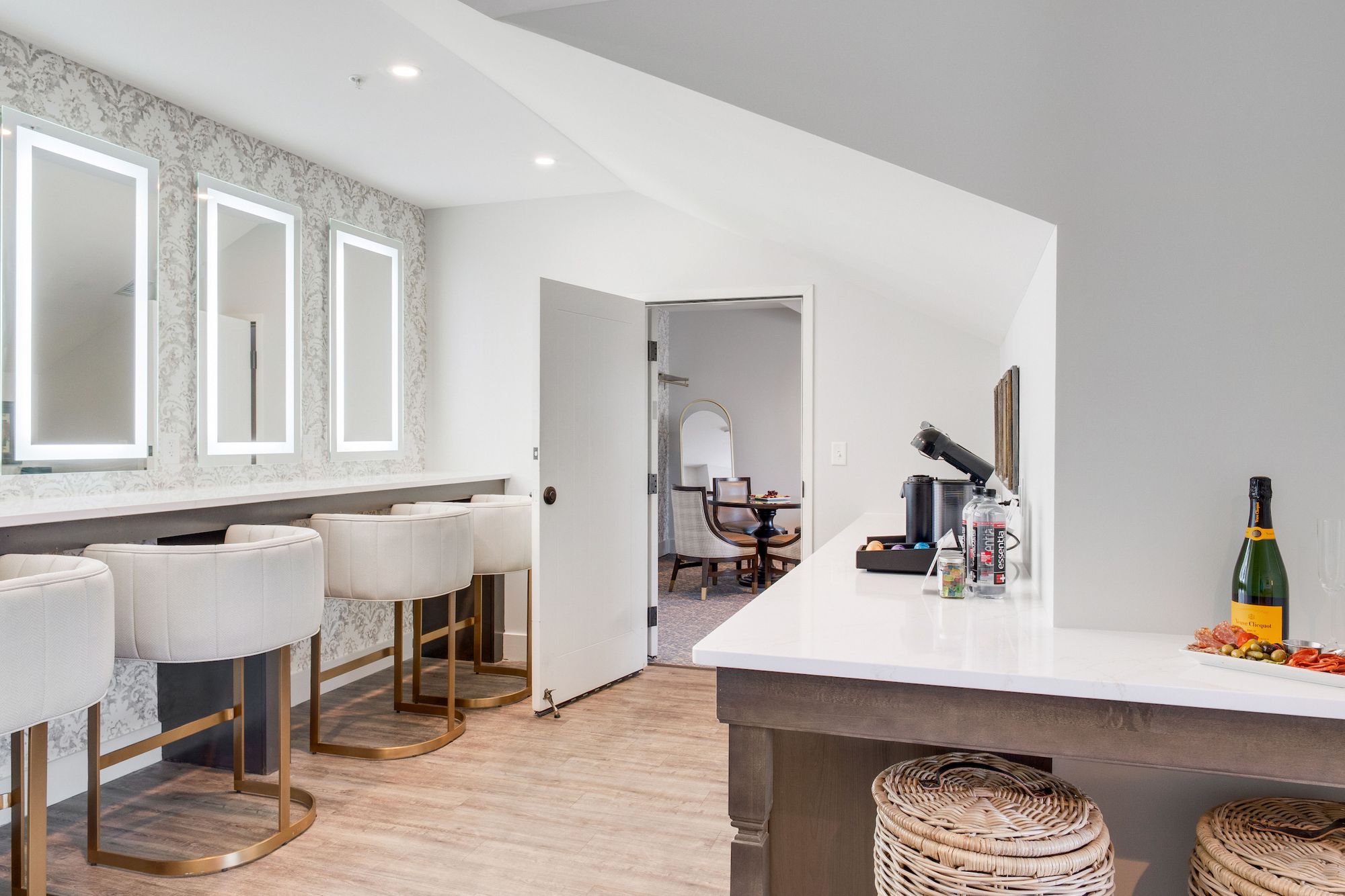 INN_Guest Rooms_Veranda Suite (13).jpg