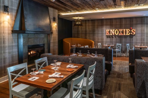 KNOXIE'S_RESTAURANT_Steve Bucanan_2022 (10).jpg