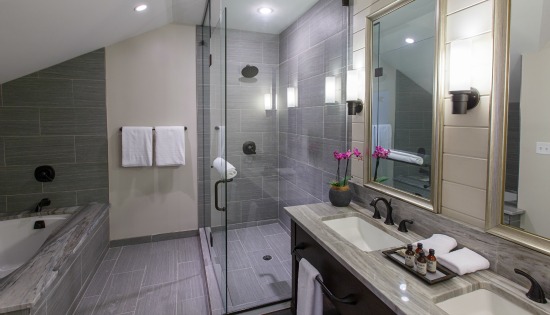 The Veranda Suite Luxury Bathroom