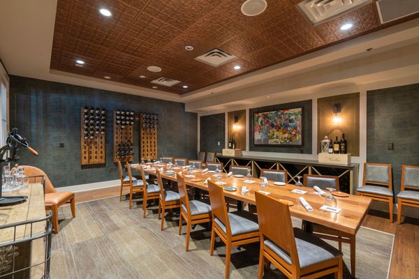 Knoxie's Table | Decanter Room
