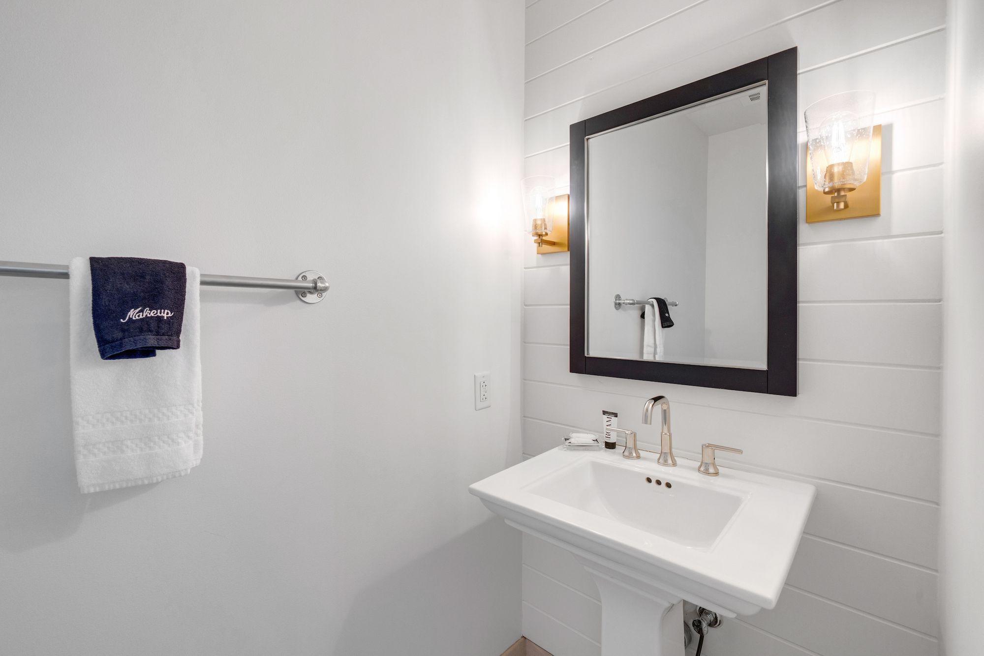 INN_Guest Rooms_Veranda Suite (6).jpg