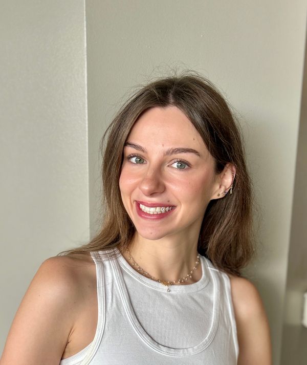 Anabelle Headshot.jpg