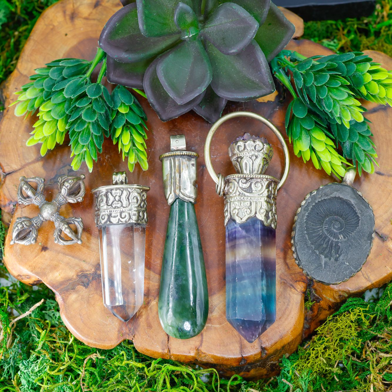 Tibetan Pendants-Online -2.jpg