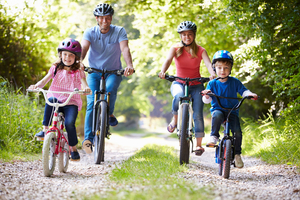 180410_family-bike-ride-spring-activities-to-do-as-a-family.jpg