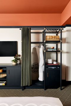 FATJD_P016_Model_Guestroom.jpg