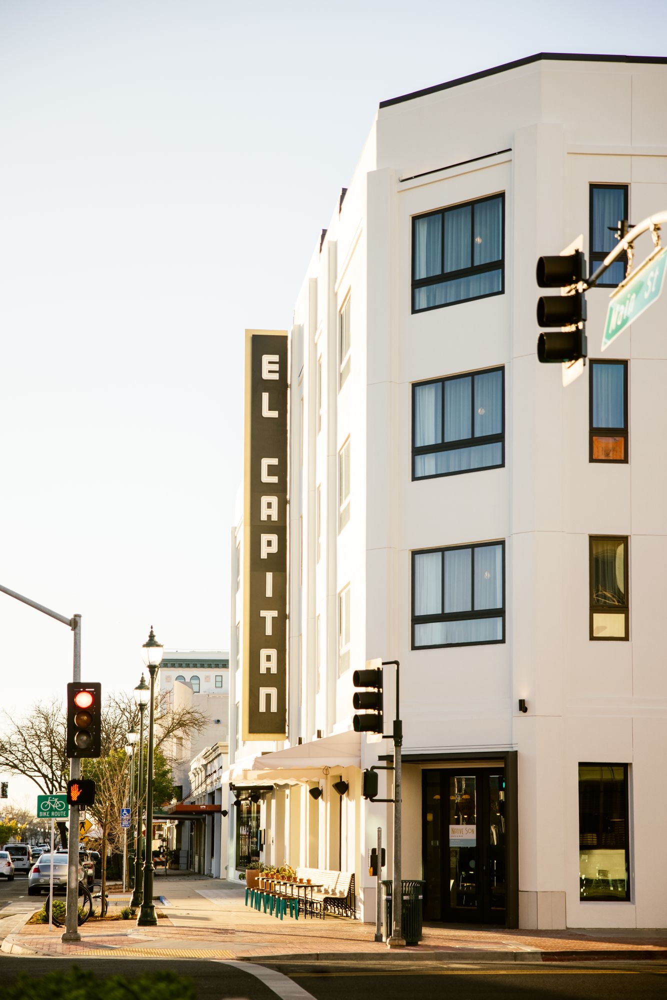 Exterior of El Capitan Hotel in Merced California