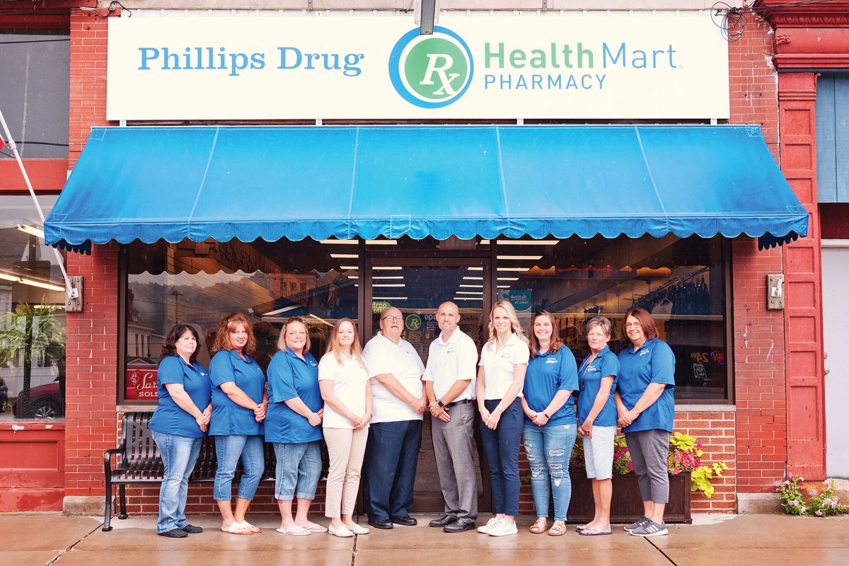 Groupphoto.Philllips employees.jpg