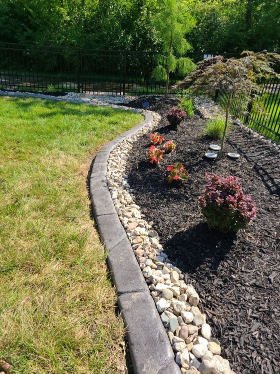 Concrete Landscape Curbing & Lawn Edging - Border Magic