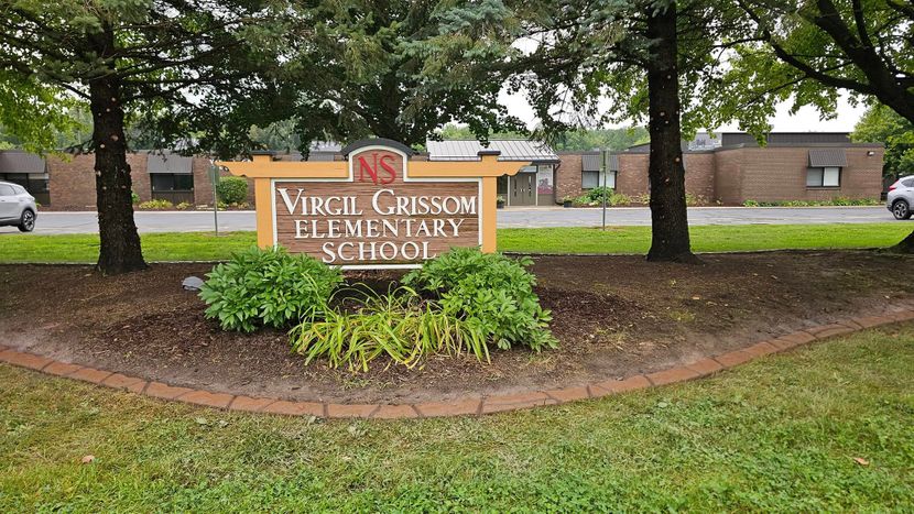 Commercial Border Magic Edging at Virgil Grissom Elementary