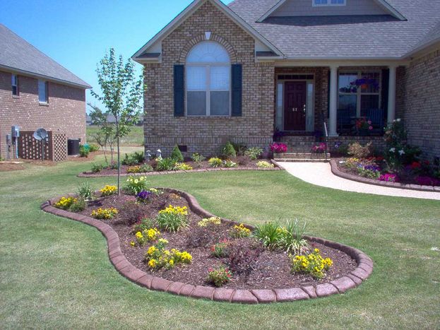 Decorative Concrete Landscape Edging and Flower Bed Design – Residential Front Yard