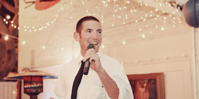 Best man giving a speech at  a wedding