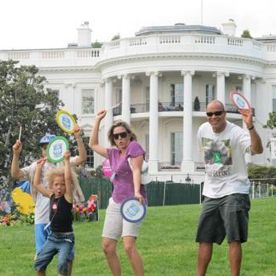 family@white house (resized 450 x 338)_13196-1.jpg