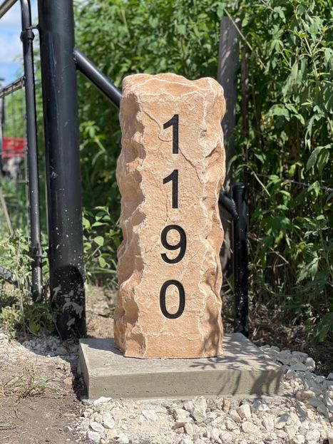 12” x 36” Vertical Address Marker