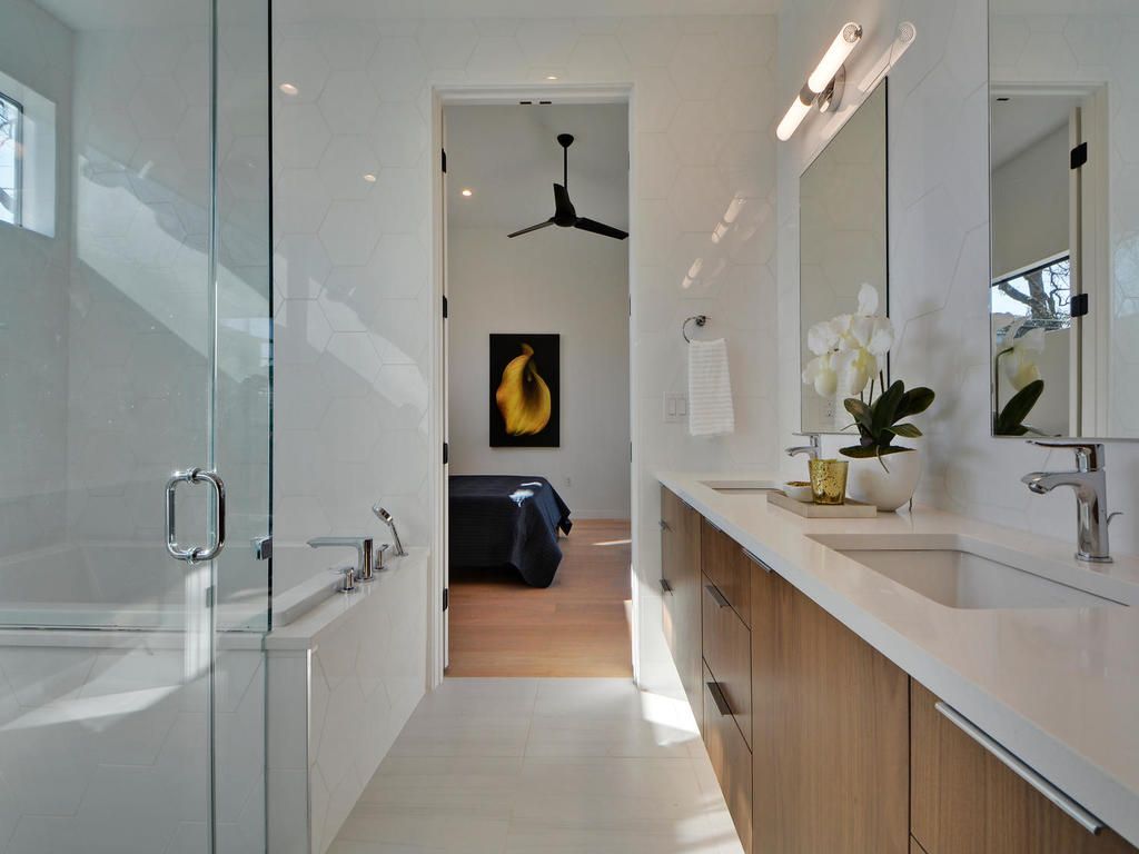 2003 De Verne St-MLS_Size-058-44-Master 09-1024x768-72dpi.jpg