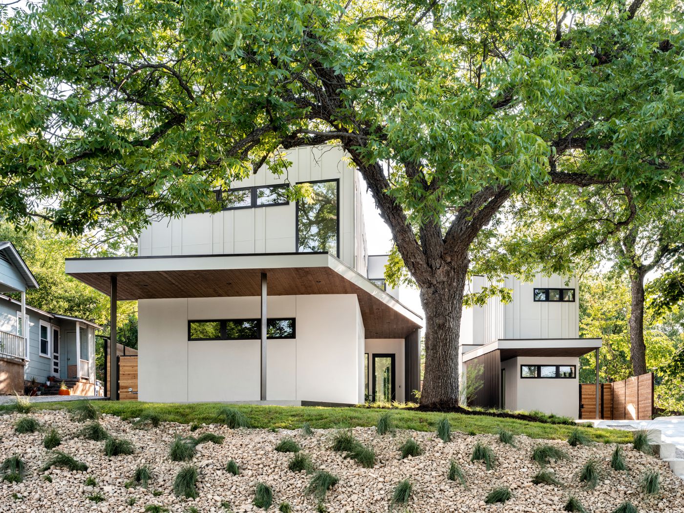 Leonid_Furmansky_FIA_Homes_East_Austin_Web_ 23.jpg