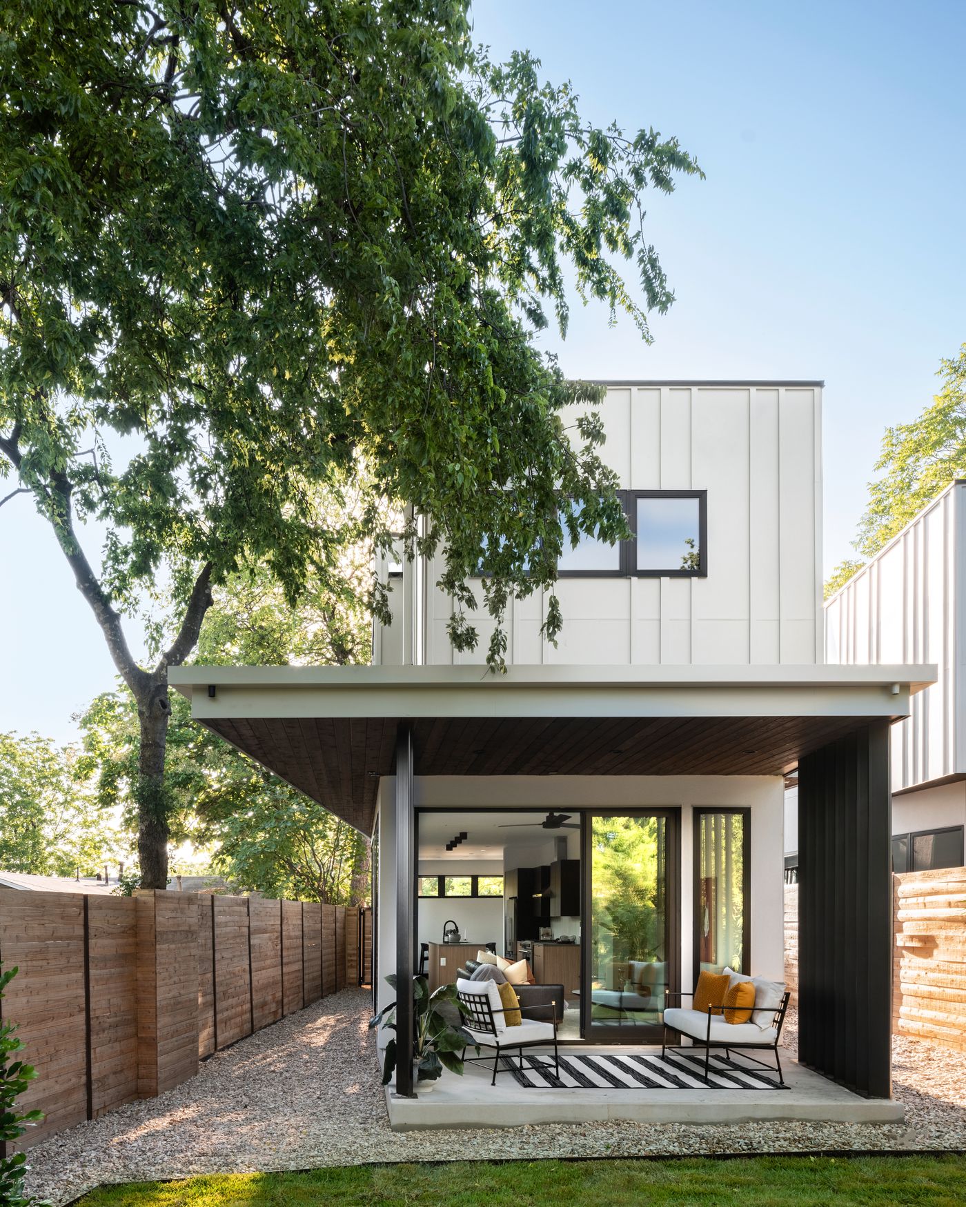 Leonid_Furmansky_FIA_Homes_East_Austin_Web_.jpg