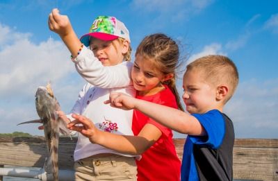 kids with fish400.jpg