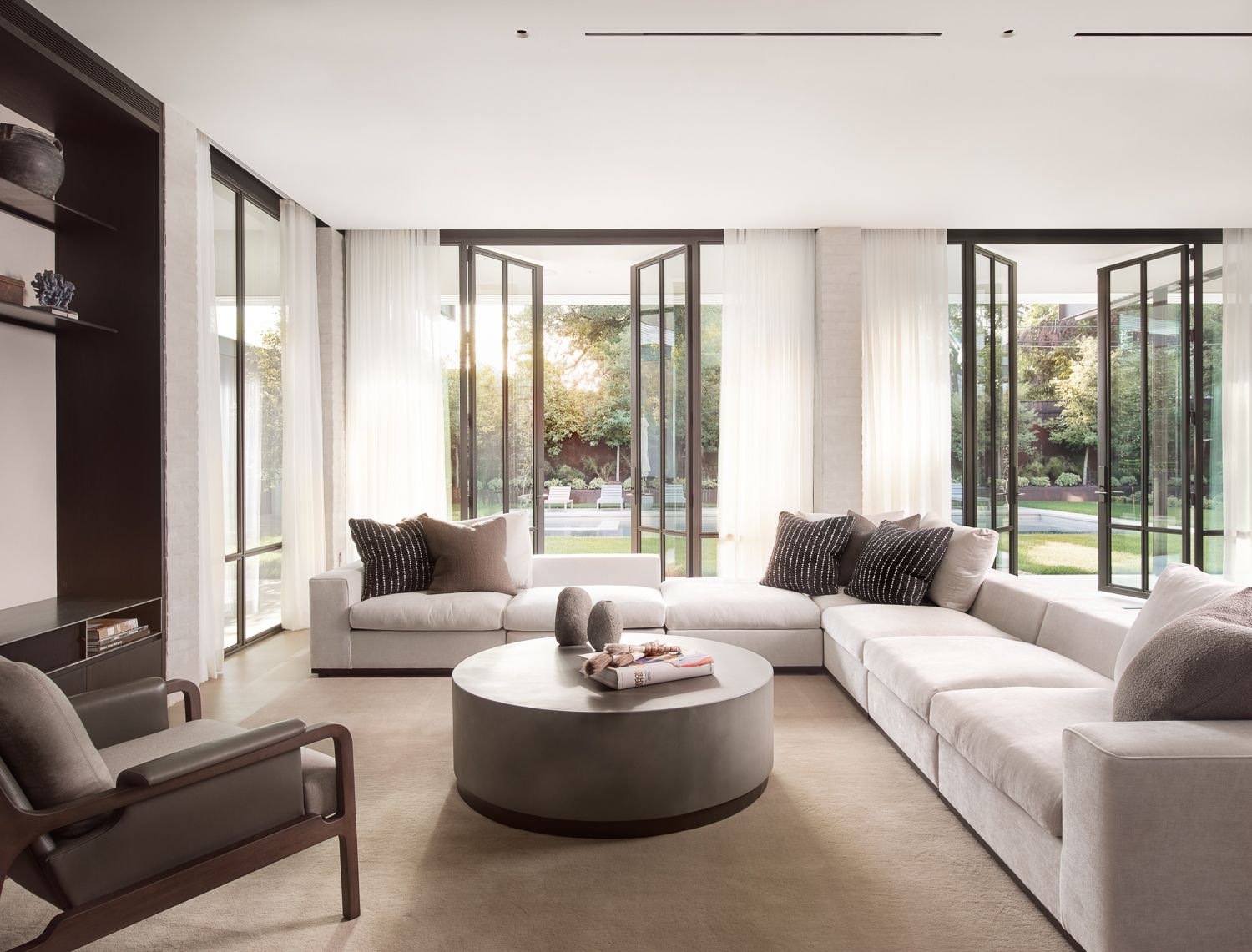 1506 West Lynn_Living.jpg