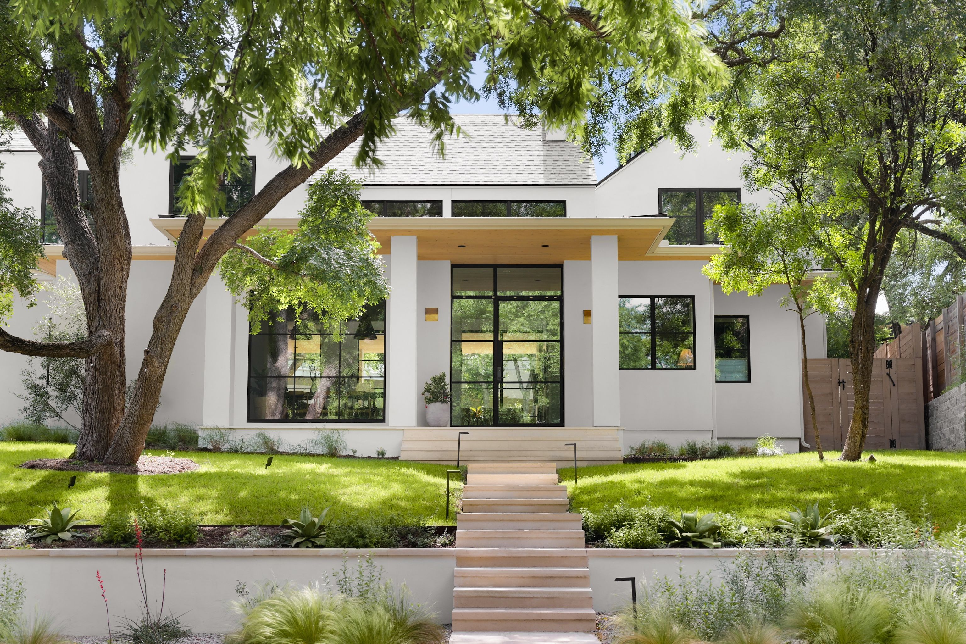 Web size_1906 Cresthaven.jpg