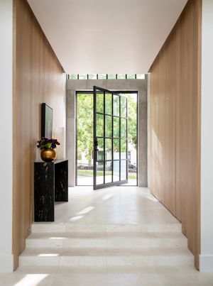 215 E Wildwood_Mauze Construction_Entry.jpg