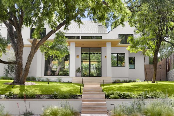 Web size_1906 Cresthaven.jpg