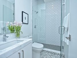 015_2201 Harbor Village-2nd Bathroom.jpg