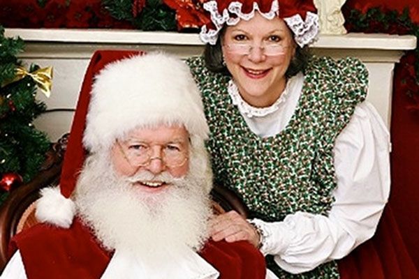 Santa Bernie & Mrs Claus2.jpg