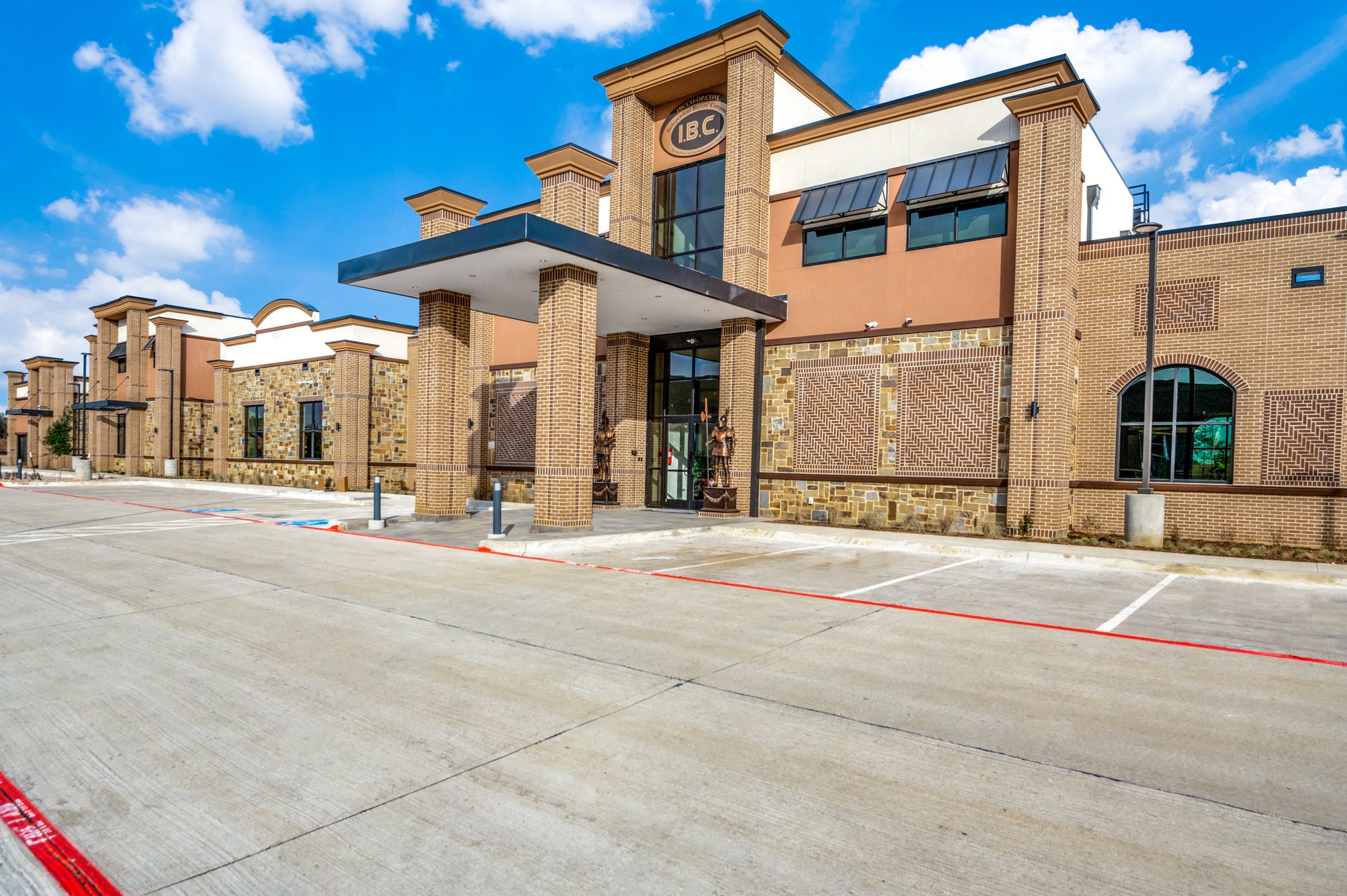 ibc-knights-landing-business-park-4600-eden-rd-arlington-tx-76001-High-Res-1.jpg