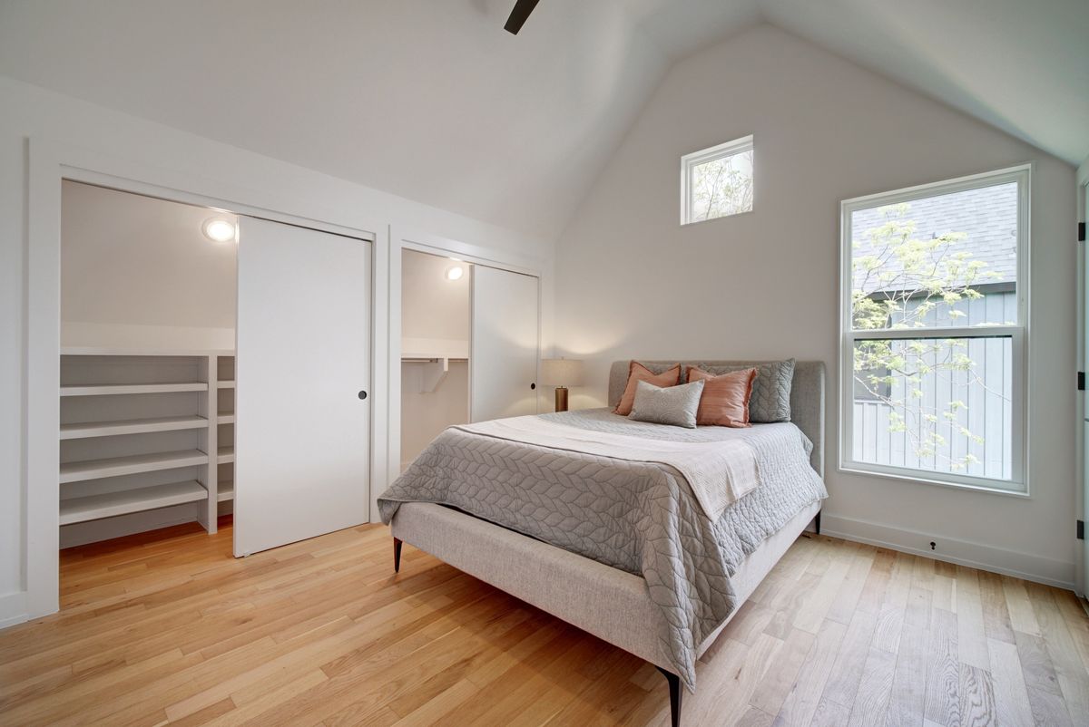 014-344049-2800 E 22nd 2 3868_8782943.jpg