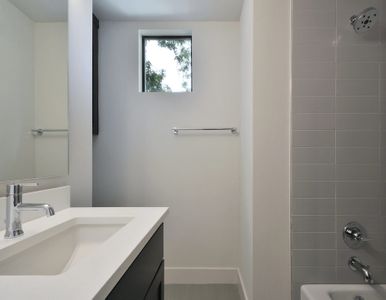 2500 E 3rd St Unit A-print-030-Other Bath 900x700.jpeg